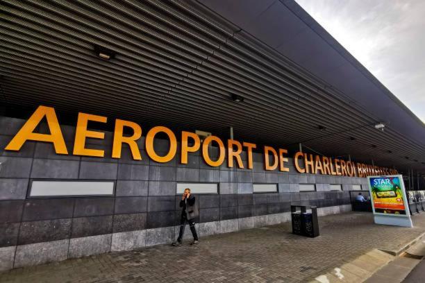 Villa Station 64 A1 Bruxelles-Charleroi-Airport Extérieur photo